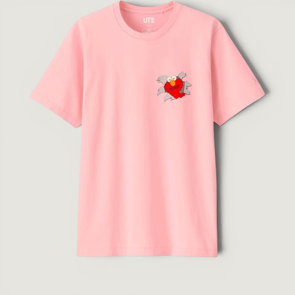 Uniqlo T-Shirt KAWS Sesame Street Elmo Pink XS